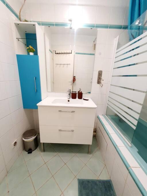 Appartement Avec 3 Chambres 80M2 Plein Sud Мариньян Экстерьер фото