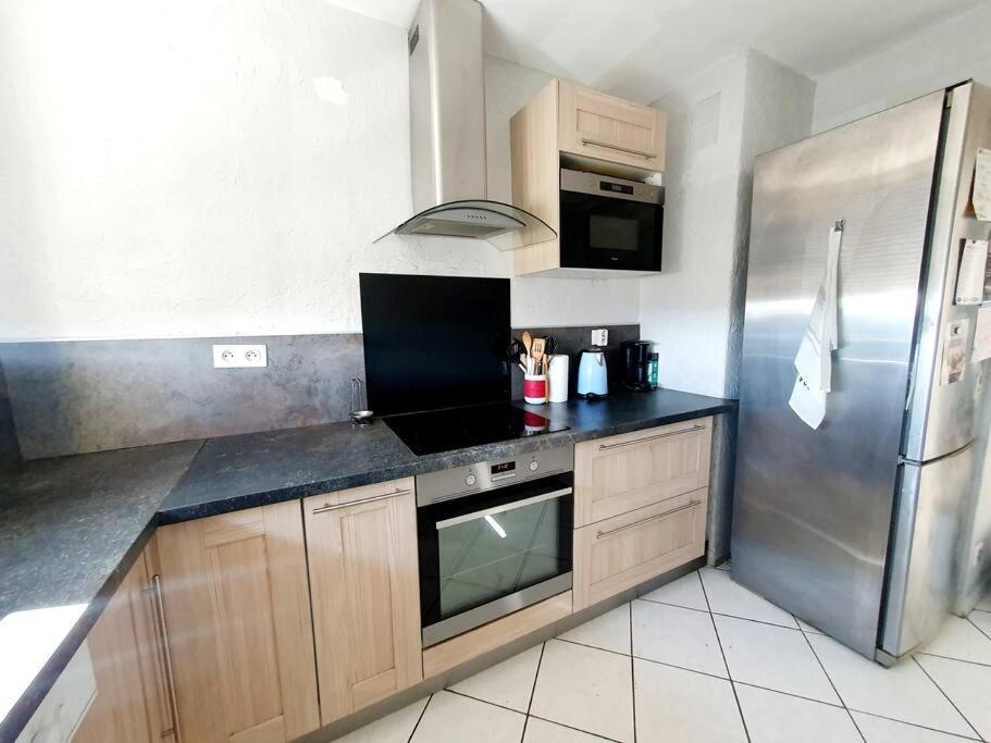 Appartement Avec 3 Chambres 80M2 Plein Sud Мариньян Экстерьер фото
